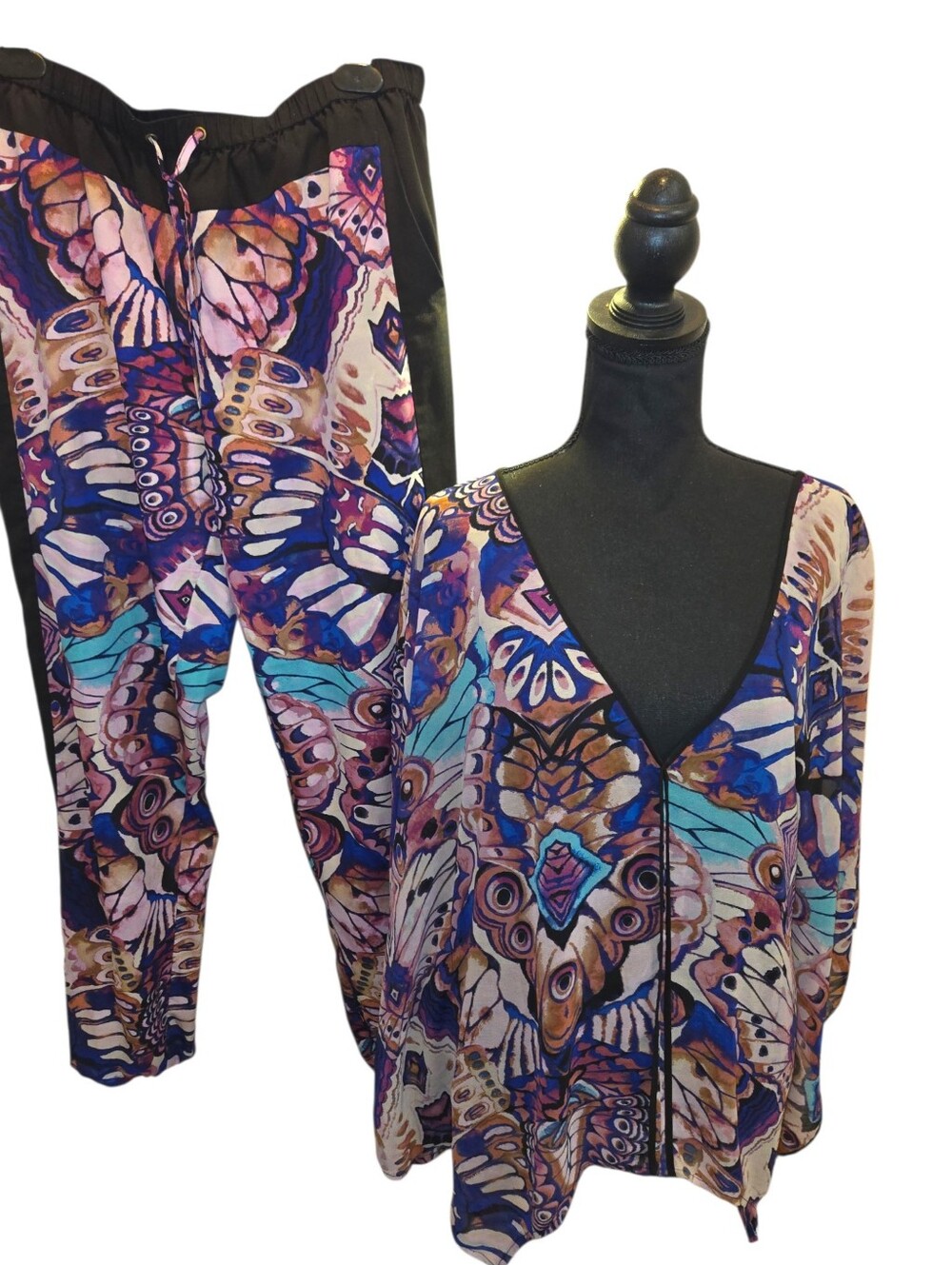 BEBE Vibrant Butterfly Print Two-Piece Set in Purple & Teal Size Large
